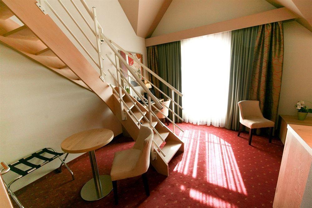 Hotel Verviers Van Der Valk מראה חיצוני תמונה